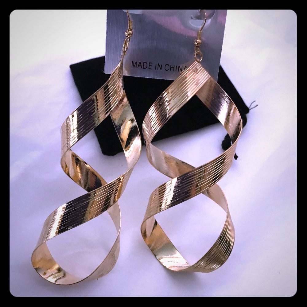 Final Price ♥️ new long GOLDTONE 
 Earrings Lightweight